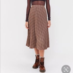 Astr the Label Pleater Midi Skirt Plaid